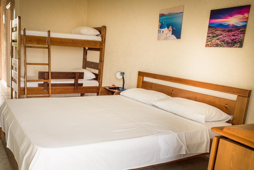 Hotel Vergina ラゴニッシ エクステリア 写真